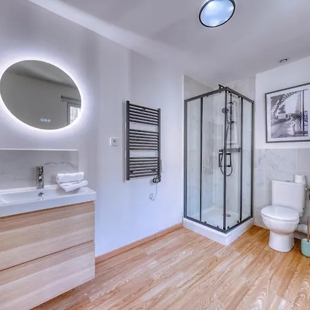 The Big House - 8 Bedrooms Apartman