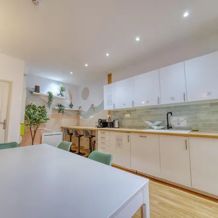 The Big House - 8 Bedrooms *